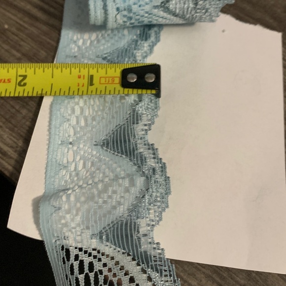 46 Yards of Assorted Flat Lace Fabric Bundle - Picture 8 of 9